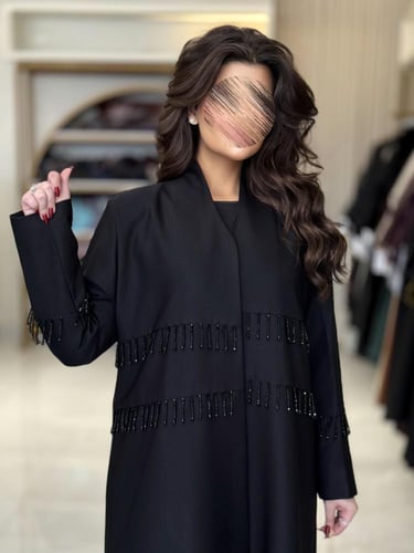 بليزر | عباية نوراه بقماش كريب ايطالي مزين بشك هدب