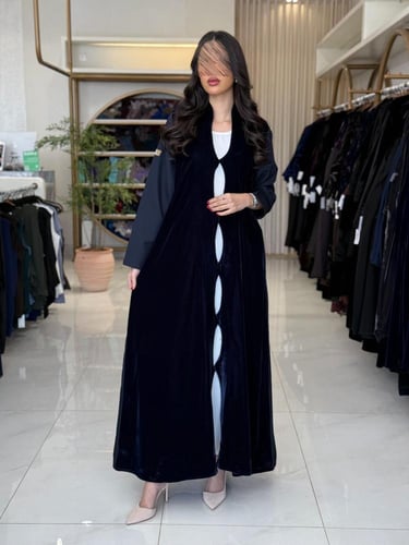 عباية سمو بقماش مخمل تدخيلات كريب الاناقه كحلي