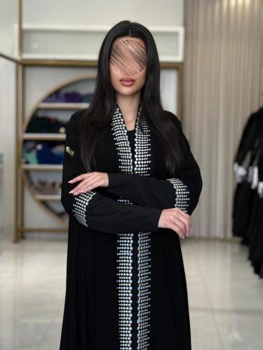 عباية فرحه بقماش كريب ملكي تطريز بالامام كم استرتش...