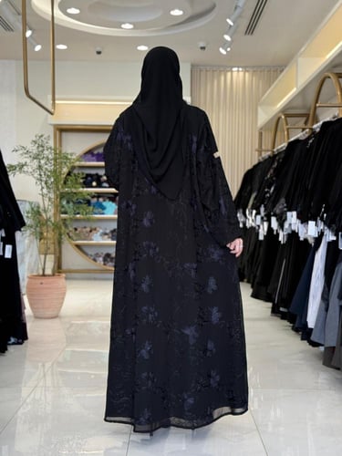 عباية قمره بقماش شيفون بتطريز هاري بفصوص كحلي
