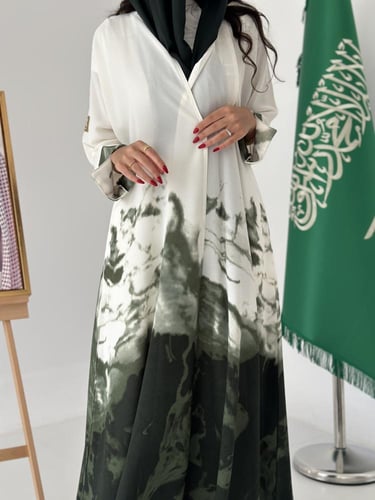 National day abaya | عباية الحمر