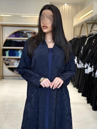 عباية جواهر بقماش اورجنزا مبطن مزين بفصوص كحلي