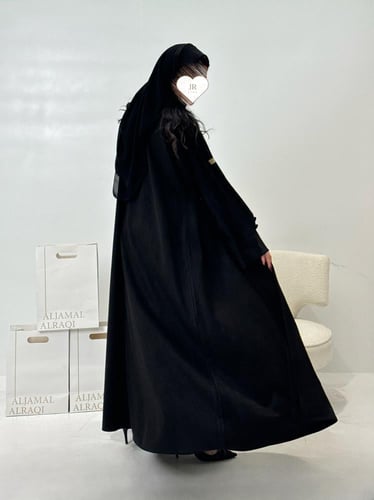 تشكيلة شتاء 2024 - عباية حياة بقماش شامواه مع مخمل...