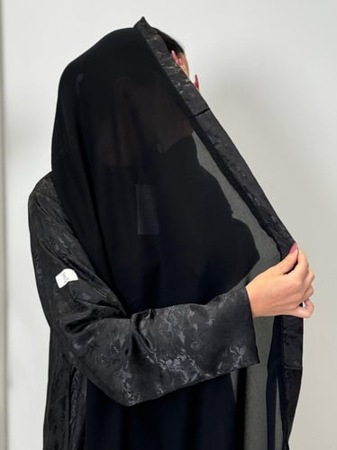 عباية دره ا بقماش حرير اسود