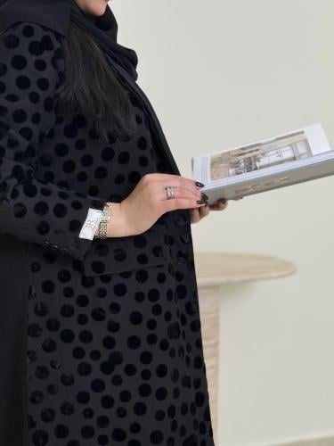 بليزر | عباية انوف بقماش كريب ايطالي مع شيفون منقط...