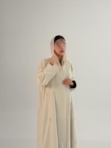 عباية سوار بليزر رسمي مزين بكسرات وشك بقماش كريب ر...