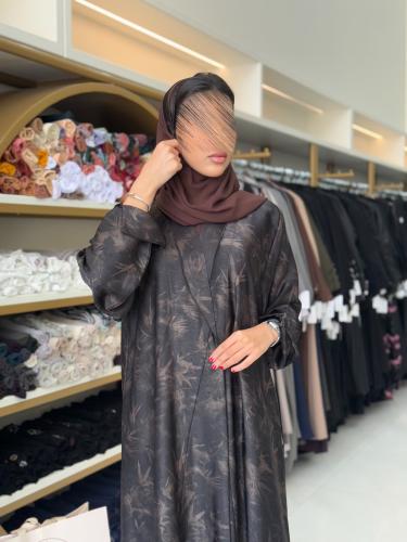 عباية شيري بقماش حرير فويل بني مع اسود