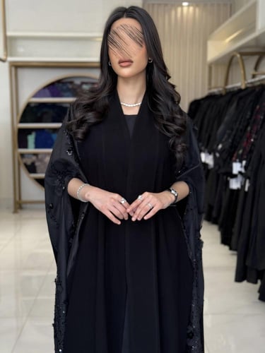 كولكشن العيد | عباية رانيا بقماش كريب سرميك بشك اس...