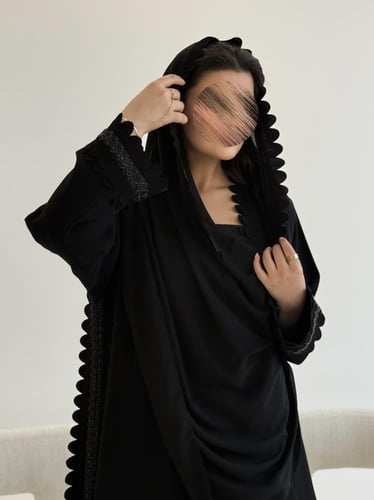 عباية خديجه بقماش كريب الفخامه بتخريم كمبيوتر بشك