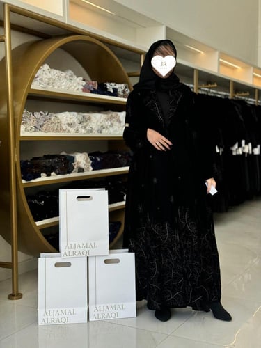 تشكيلة شتاء 2026 - عباية فنار بقماش مخمل كوري تطري...
