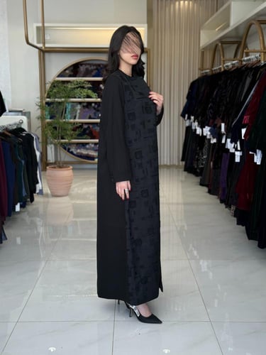 بليزر | عباية سهاد بقماش جاكار مزين بشك