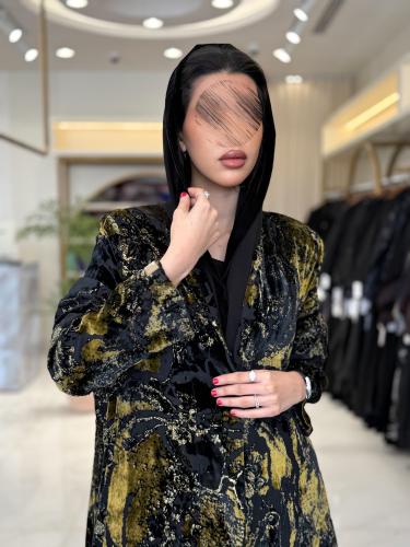 عباية الفاتنه بقماش شيفون مخمل ياباني اسود ذهبي 2