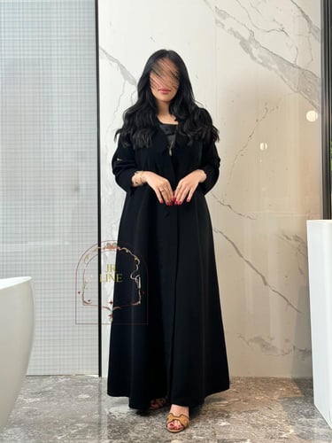 عباية حنان بقماش كريب سرميك بتخريم كمبيوتر اسود