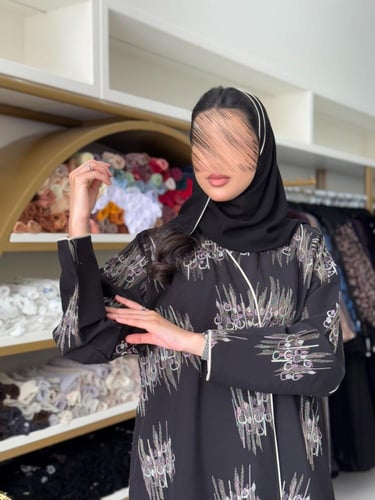 عباية وتين بقماش حرير مغسول مطرز