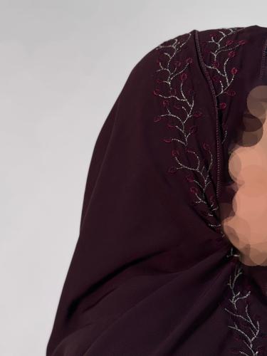 عنابي تطريز اعشاب