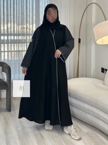 عباية عذوب l بقماش جاكار وكريب بلاك - اكمام رمادي