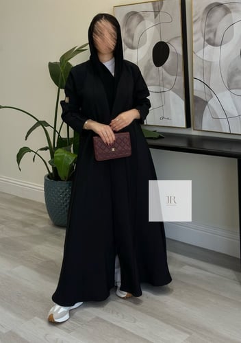 عباية بقماش كريب دنسون - اسود