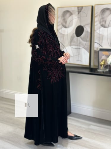 عباية انجيلا ا مخمل بتطريز - عنابي