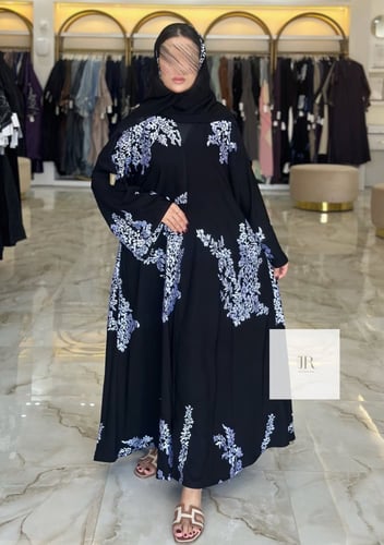 عباية كريب المملكة بتطريز ابيض