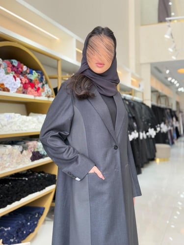 عباية هيفاء بليزر بقماش كريب ميرال مقلم
