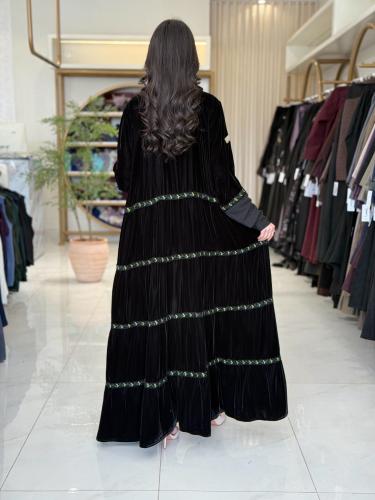 عباية هيم بقماش مخمل كوري طبقات بكلفه زيتي