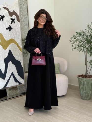 عباية رتيل بقماش كريب الفخامة مع دانتل بشك ملكي 3