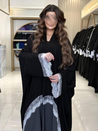 كولكشن العيد | عباية شامخه بقماش بلاك بيري مع كريب...