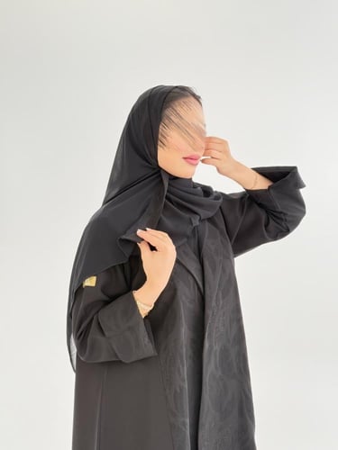 عباية مسار بقماش كريب الاناقة تدخيلات شاكيرا 1
