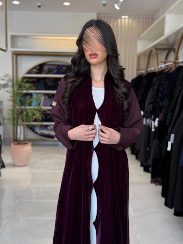 عباية سمو بقماش مخمل تدخيلات كريب الاناقه عنابي