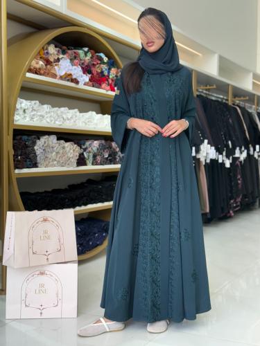 عباية جوانا بقماش كريب اوكراني مطرز تركواز