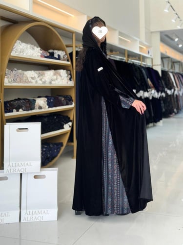 تشكيلة شتاء 2006 - عباية جود كلوش بقماش مخمل تدخيل...