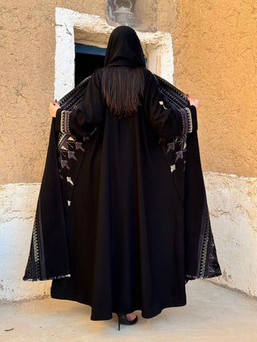 كولكشن التأسيس - عباية حايل