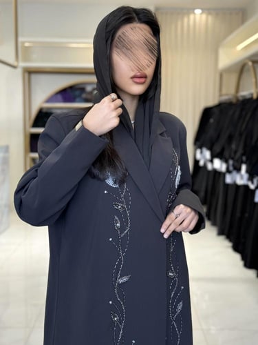 كولكشن العيد | عباية ليم بقماش كريب رموش مزين بشك...