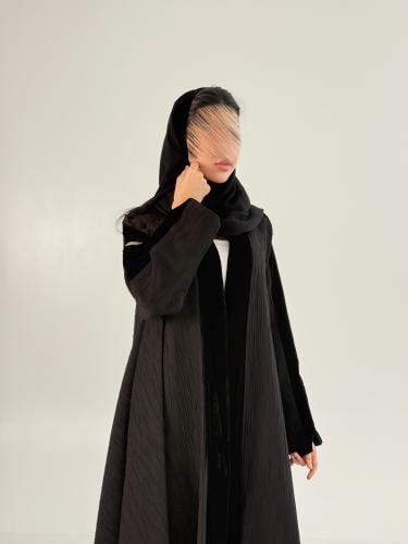 عباية فخر بقماش جاكار تدخيلات مخمل اسود دبل كلوش