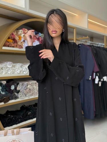 عباية رباب بقماش كريب الابداع مطرز اسود