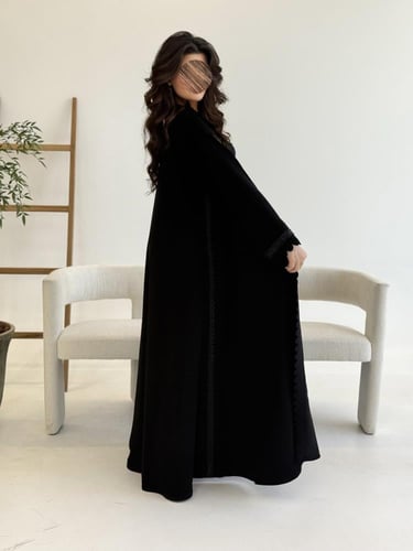 عباية خديجه بقماش كريب الفخامه بتخريم كمبيوتر بشك