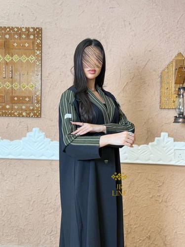 اليوم الوطني | عباية انفة بقماش كريب كيوتكس