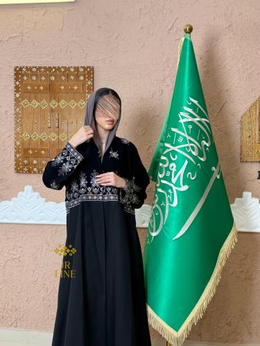 عباية رؤية بقماش كريب الابداع بتطريز بيج