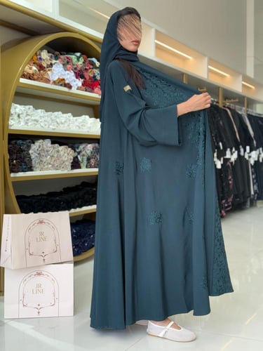 عباية جوانا بقماش كريب اوكراني مطرز تركواز