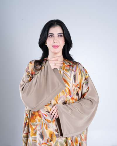 عباية زهره بقماش روزا برسم ورد بيج