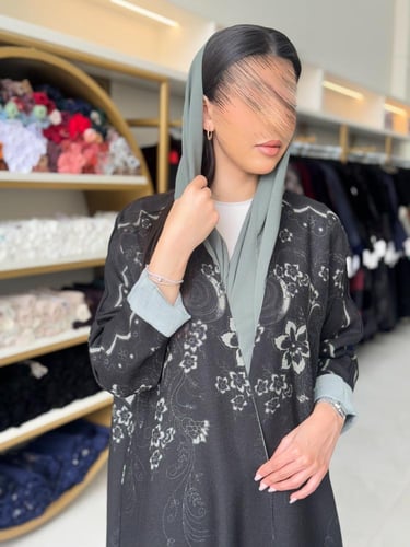 عباية لوليا لنن ناعم اسود مع تيفاني