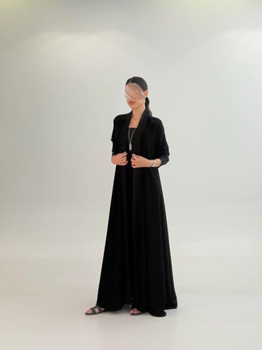 عباية فرحه بقماش ملكي بتطريز فريد اسود