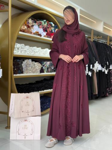 عباية جوانا بقماش كريب اوكراني مطرز عنابي