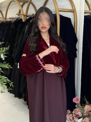 عباية محاسن بقماش مخمل كوري تدخيلات كريب الاناقه ب...