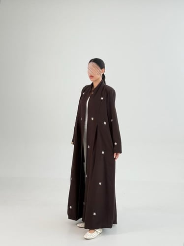 عباية سوار بليزر رسمي مزين بكسرات وشك بقماش كريب ر...