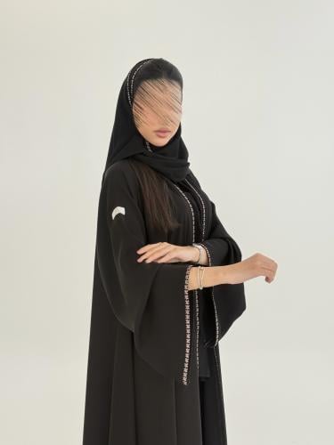 عباية سلطانه بقماش انترنت كويتي بتطريز ناعم نود