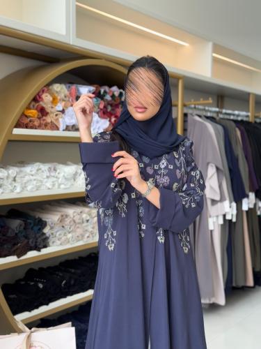 عباية ميرال بقماش كريب اوكراني مطرز كحلي