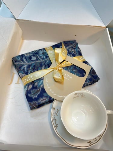 بوكس اهداء الشال الكشميري ( سيتم شحن اللون المتوفر...