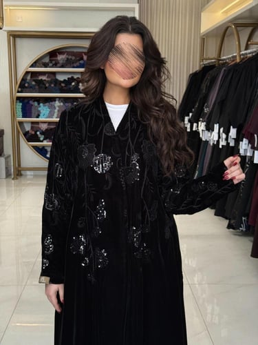 عبايه سحاب بقماش مخمل مطرز -اسود