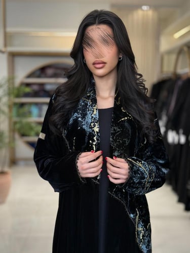 عباية سولارا بقماش مخمل كوري تدخيلات شيفون مخمل بش...